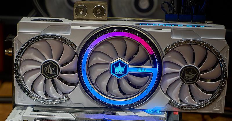 十年历程打造精致艺术品！影驰RTX 2080 Ti HOF十周年纪念版评测