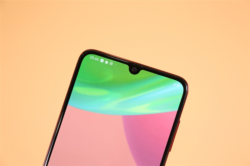 中端机还能如此漂亮 三星Galaxy A70s评测：最轻薄的6400万三摄之作