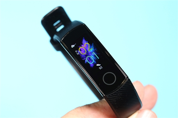 荣耀手环5 NFC版上线门钥匙功能 出门不怕忘带卡