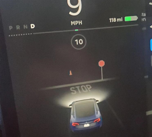 特斯拉完全自动驾驶新系统：能识别交通信号标志
