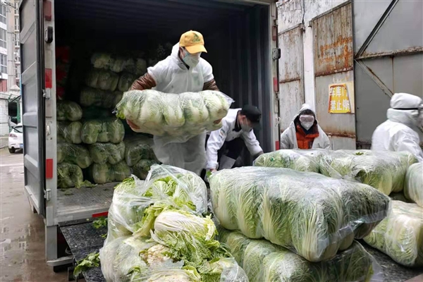 拼多多：首批100吨蔬菜水果直送武汉医院食堂