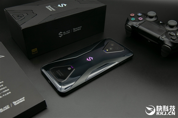 首款5G游戏手机！腾讯黑鲨游戏手机3开箱图赏