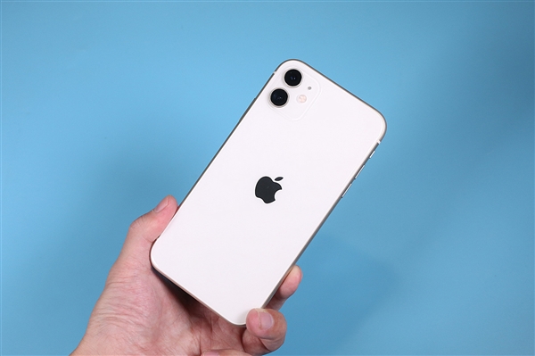 iPhone 2月份在中国市场销量不足50万部：环比暴跌近8成
