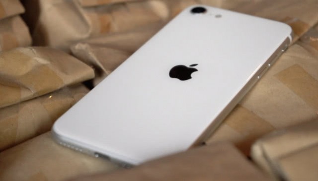 新款iPhone SE：把最强芯片植入性价比机型 