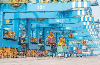 青岛港自动化码头再次刷新由其创造的自动化码头装卸效率世界纪录