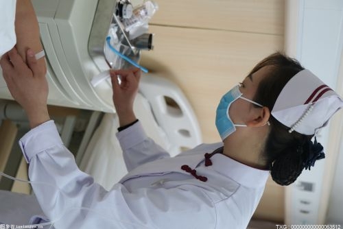 用鼻孔呼吸感到很困难？一男子发现鼻子里长了颗牙